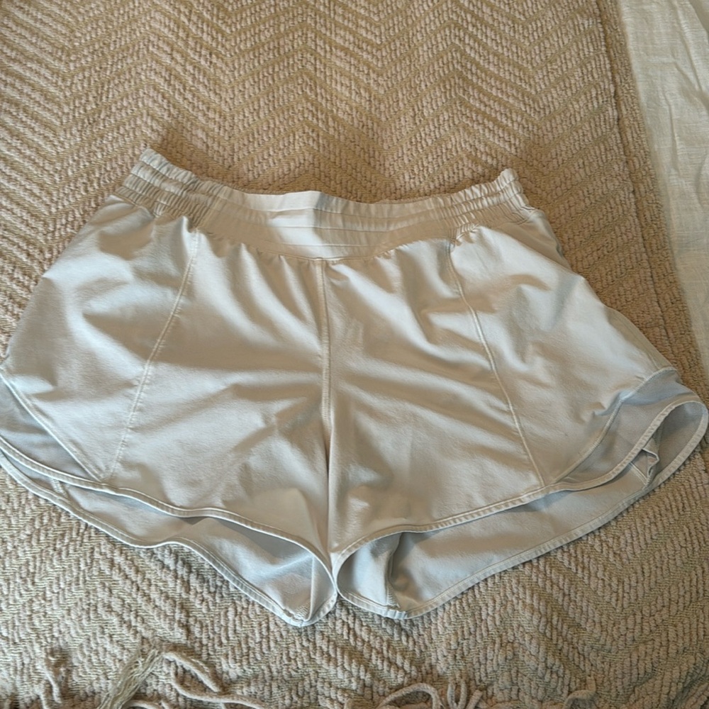 Lululemon hotty hot shorts size 10 high rise 4 inch inseam bone